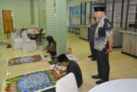 Gubernur Sumbar Mahyeldi Ansharullah meninjau pelaksanaan pemusatan latihan (Training Center/TC) calon kafilah.( poto : padangkita.com )