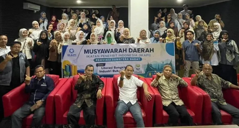 Alizar Tanjung terplih sebagai Ketua IKAPI Sumbar periode 2026-2031.( poto : padangkita.com )