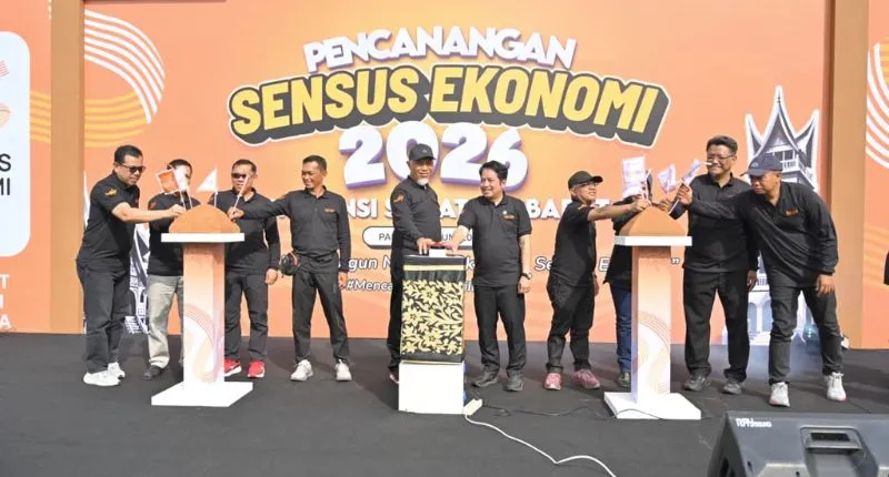 Gubernur Sumbar Mahyeldi Ansharullah saat menghadiri Pencanangan Sensus Ekonomi (SE) 2026 Provinsi Sumbar bersama Wakil Kepala BPS RI, Sonny Harry Budiutomo Harmadi.( poto : padangkita.com )