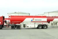 Truk pengangkut BBM ke SPBU. ( poto : istimewa )