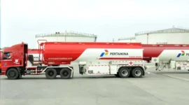 Truk pengangkut BBM ke SPBU. ( poto : istimewa )