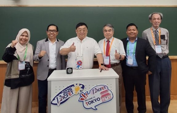 Tiga dosen Universitas Negeri Padang (UNP) mempresentasikan hasil penelitian mereka dalam The 12th International Conference on Frontiers of Educational Technologies (ICFET) 2026 di Tokyo, Jepang.( poto : infosumbar.net )