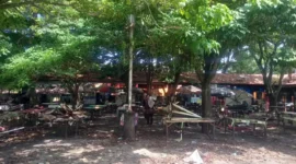 Sebanyak 48 pedagang memulai relokasi pedagang pujasera GOR Haji Agus Salim Padang pada Rabu (17/6/2026).( poto : langgam.id )