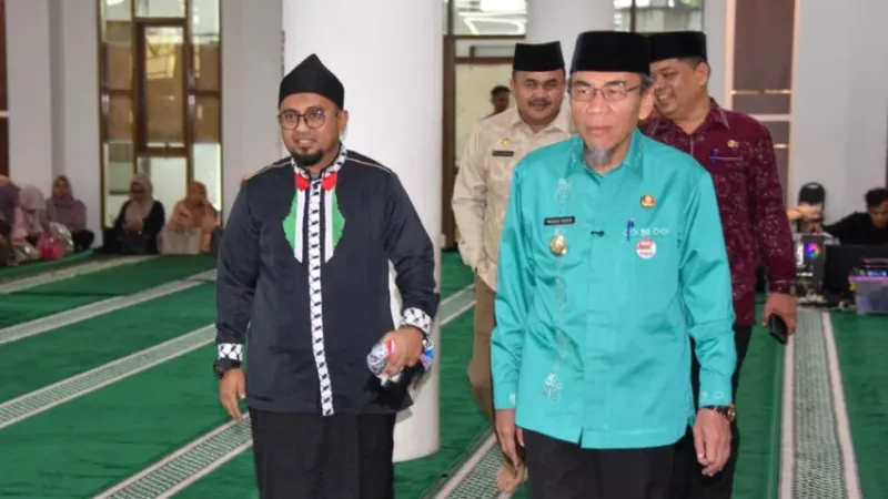 Wakil Wali Kota Maigus Nasir saat membuka kegiatan Tablig Akbar di Masjid Agung Nurul Iman pada Jumat (19/6/2026).( poto : padangkita.com )