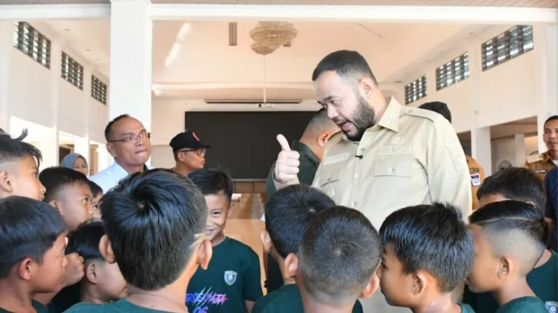 Wali Kota Padang, Fadly Amran, di Gedung Putih Kediaman Resmi Wali Kota Padang, Senin (22/6/2026).( poto: padangkita.com)