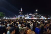 Suasana simpang tabuik Pariaman di penuhi lautan manusia yang menyaksikan ( poto : infosumbar.net )