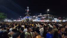 Suasana simpang tabuik Pariaman di penuhi lautan manusia yang menyaksikan ( poto : infosumbar.net )