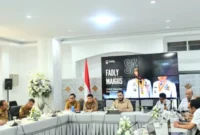 Wali Kota Padang, Fadly Amran, saat pertemuan strategis bersama jajaran Balai Wilayah Sungai (BWS) Sumatera V Padang Padang.( poto : padangkita.com )