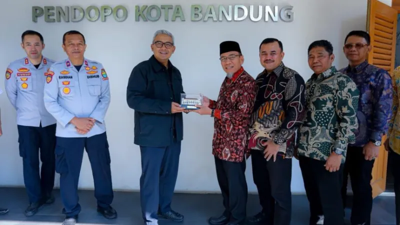 Studi Komparatif Pemko Padang ke Pemko Bandung terkait Pengelolaan Parkir Digital.( poto : padangkita.com )