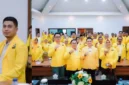 Muhammad Rizky Ananda, B.Mkt(Hons.), pengurus Bidang Kaderisasi dan Keanggotaan DPD Partai Golkar Kota Padang, mengikuti Rapat Pleno DPD Partai Golkar Kota Padang, Sabtu (27/6/2026).( poto : padek.jawapos.com )