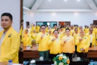 Muhammad Rizky Ananda, B.Mkt(Hons.), pengurus Bidang Kaderisasi dan Keanggotaan DPD Partai Golkar Kota Padang, mengikuti Rapat Pleno DPD Partai Golkar Kota Padang, Sabtu (27/6/2026).( poto : padek.jawapos.com )