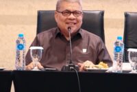 Ketua DPRD Provinsi Sumbar Muhidi membuka sekaligus menjadi narasumber dalam kegiatan Bimbingan Teknis (Bimtek) Kepala Sekolah SMA, SMK, dan SLB se-Sumatera Barat.( poto: koranpadang.com).