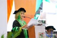 Guru Besar Administrasi Layanan  Kesehatan Fakultas Kedokteran Universitas Andalas Prof Rima Semiarty.( poto : ANTARA ).