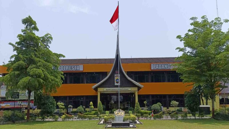 Mapolresta Padang( poto: radarsumbar.com).