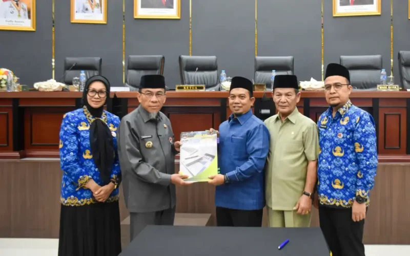 Dewan Perwakilan Rakyat Daerah (DPRD) resmi mengesahkan Perubahan APBD Kota Padang untuk tahun anggaran 2026.(poto: kabarsumbar.com)