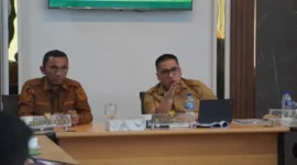 Wali Kota Padang Panjang Hendri Arnis saat membuka Rapat Koordinasi Gugus Tugas Reforma Agraria di Balai Kota pada Selasa (21/7/2026).(poto: kabarsumbar.com).