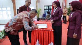 Wali Kota Sungai Penuh Alfin SH menghadiri agenda pelantikan pengurus DPD PPNI Sungai Penuh periode 2026-2031 di ruang aula utama pada Sabtu, 25 Juli 2026.(poto: prokopim).