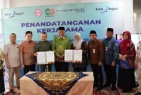 Bank Nagari dan PT Muda Medika Mandiri, perusahaan yang memayungi usaha bidang layanan kesehatan Padang Eye Center (PEC).(poto: padangkita.com).