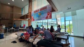 Semen Padang Hospital kumpulkan 97 kantong darah PMI pada aksi donor darah memperingati HUT ke-13 di Lobby SPH Padang.(poto: radarsumbar.com).