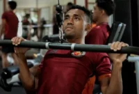 Pemain Semen Padang FC menjalani program latihan intensif di pusat kebugaran (gym).( poto: padangkita.com)