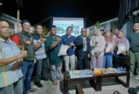 Dinas Perkim juga menyalurkan bantuan beras sebanyak 5 kilogram kepada kepala keluarga yang tinggal di huntara.(poto: padangkita.com).