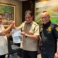 Pertemuan Ketua KONI Sumbar, Hamdanus dengan Direktur Utama PT Hutama Karya Koentjoro.(poto: padangkita.com).