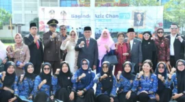 Wakil Wali Kota Padang, Maigus Nasir, berfoto bersama usai memimpin Upacara Peringatan Gugurnya Pahlawan Nasional Bagindo Aziz Chan ke-79 di Lapangan Upacara Balai Kota Aie Pacah.(poto: padangkita,com).