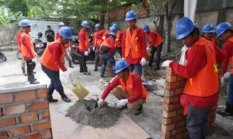 PT Semen Padang Fasilitasi Sertifikasi Puluhan Pekerja Konstruksi di Jambi