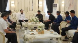 Fadly Amran, dengan Tim Peneliti SETARA Institute yang berlangsung di Ruang VIP Rumah Dinas Wali Kota Padang, Rabu (22/7/2026).(poto: padangkita.com).