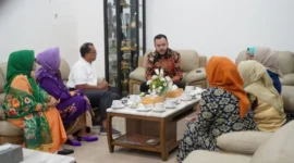 Wali Kota Padang Fadly Amran menerima kunjungan audiensi jajaran pengurus Bundo Kanduang IKTD Sumbar di Rumah Dinas Wali Kota Padang pada Kamis (23/7/2026).(poto: padangkita.com).