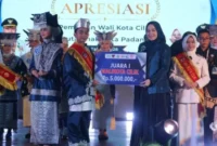 M. Alkhalifi Hakim dan Mufidah Salma Putri resmi terpilih sebagai Wali Kota Cilik dan Wakil Wali Kota Cilik Kota Padang Tahun 2026 setelah melalui serangkaian seleksi.(poto: padangkita.com).