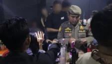 Operasi Yustisi yang dilaksanakan Satpol PP Padang bersama Polisi Militer (PM) TNI dan Badan Narkotika Nasional (BNN) di sejumlah tempat hiburan malam.(poto: padangkita.com).