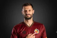 Bek tengah berusia 33 tahun asal Montenegro, Igor Cukovic, resmi didatangkan Semen Padang FC dari klub kasta tertinggi Liga Montenegro, FK Bokelj.( poto : padangkita.com)