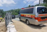Setelah sempat terputus  ruas Jalan Sitangkai–Tanjung Ampalu di perbatasan Kabupaten Tanah Datar dan Kabupaten Sijunjung kini kembali normal.(poto: padangkita.com).