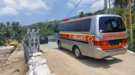 Setelah sempat terputus  ruas Jalan Sitangkai–Tanjung Ampalu di perbatasan Kabupaten Tanah Datar dan Kabupaten Sijunjung kini kembali normal.(poto: padangkita.com).