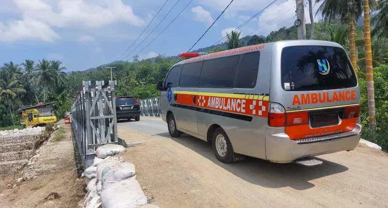 Setelah sempat terputus  ruas Jalan Sitangkai–Tanjung Ampalu di perbatasan Kabupaten Tanah Datar dan Kabupaten Sijunjung kini kembali normal.(poto: padangkita.com).