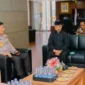Pertemuan Kapolda Sumbar Irjen Pol Djati Wiyoto Abadhy dan Ketua LKAAM Sumbar Fauzi Bahar Dt Nan Sati.(poto: padangkita.com).