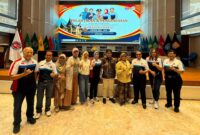 Ketua Umum Pengurus Pusat Mantan Atlet Voli Indonesia (MAVI) Wiji Hastuti melantik pengurus MAVI Korwil Sumatera Barat periode 2026–2030.(poto: radarsumbar.com).