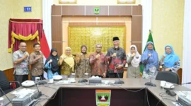 Gubernur Sumbar Mahyeldi Ansharullah bersama jajaran pimpinan FMIPA Unand .(poto: padangkita.com).