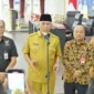Gubernur Sumbar Mahyeldi Ansharullah bersama pejabat kementerian menjelaskan tentang penggunaan tambahan dana Transfer ke Daerah (TKD) untuk rehabilitasi pascabencana.(poto: padangkita.com).