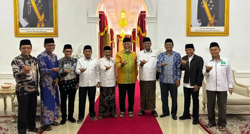 Gubernur Sumbar Mahyeldi Ansharullah bersama Tim Survei lokasi Muktamar ke-35 NU.( poto :padangkita.com)