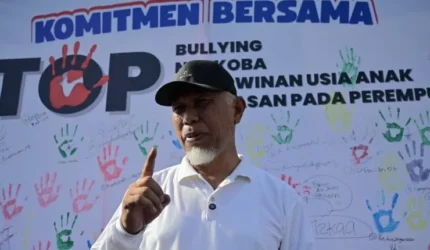 Gubernur Mahyeldi dorong pemenuhan hak anak di Sumbar melalui program nyata untuk cetak generasi unggul menuju Indonesia Emas 2045.