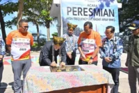 Gubernur Sumatera Barat (Sumbar) Mahyeldi Ansharullah meresmikan operasional High Frequency (HF) Radar Array Badan Meteorologi, Klimatologi dan Geofisika (BMKG) di Pantai Taman Anas Malik.( poto: padangkita.com )