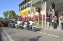Mahyeldi Ansharullah melepas rombongan Mandatory Ride Motor Besar Indonesia (MBI) Wilayah Medan di halaman Kantor Gubernur Sumbar, Sabtu (25/7/2026). (poto: padangkita.com).