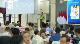 Gubernur Sumbar Mahyeldi Ansharullah saat membuka Entry Meeting Penilaian Maladministrasi Penyelenggaraan Pelayanan Publik Tahun 2026 yang diselenggarakan Ombudsman Republik Indonesia di Auditorium Gubernur Sumbar, Kamis (23/7/2026).(poto: padangkita.com).