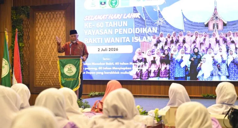 Gubernur Sumbar Mahyeldi Ansharullah dalam acara Peringatan HUT ke-60 Yayasan Pendidikan Bakti Wanita Islam (YPBWI).( poto : padangkita.com )
