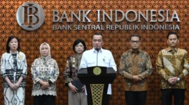 Menteri Sekretaris Negara, Prasetyo Hadi menyampaikan keterangan pers di Gedung Bank Indonesia, Jakarta, Senin (27/7/2026).(poto: padangkita.com).