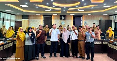 Komisi IV DPRD Sumbar menggelar FGD bersama akademisi dan aktivis untuk membedah draf Ranperda Perlindungan dan Pengelolaan Lingkungan Hidup.( poto : koranpadang.com)