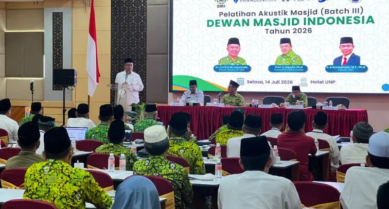 Sekretaris Daerah (Sekda) Provinsi Sumbar, Arry Yuswandi membuka Pelatihan Akustik Masjid (Batch III) Tahun 2026 yang diselenggarakan Pengurus Wilayah Dewan Masjid Indonesia (DMI) Sumbar.(poto: padangkita.com).