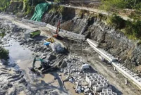 PT Hutama Karya (Persero) mempercepat penyelesaian sejumlah proyek Penanganan Tanggap Darurat sektor Bina Marga di Sumatera.(poto: padangkita.com).